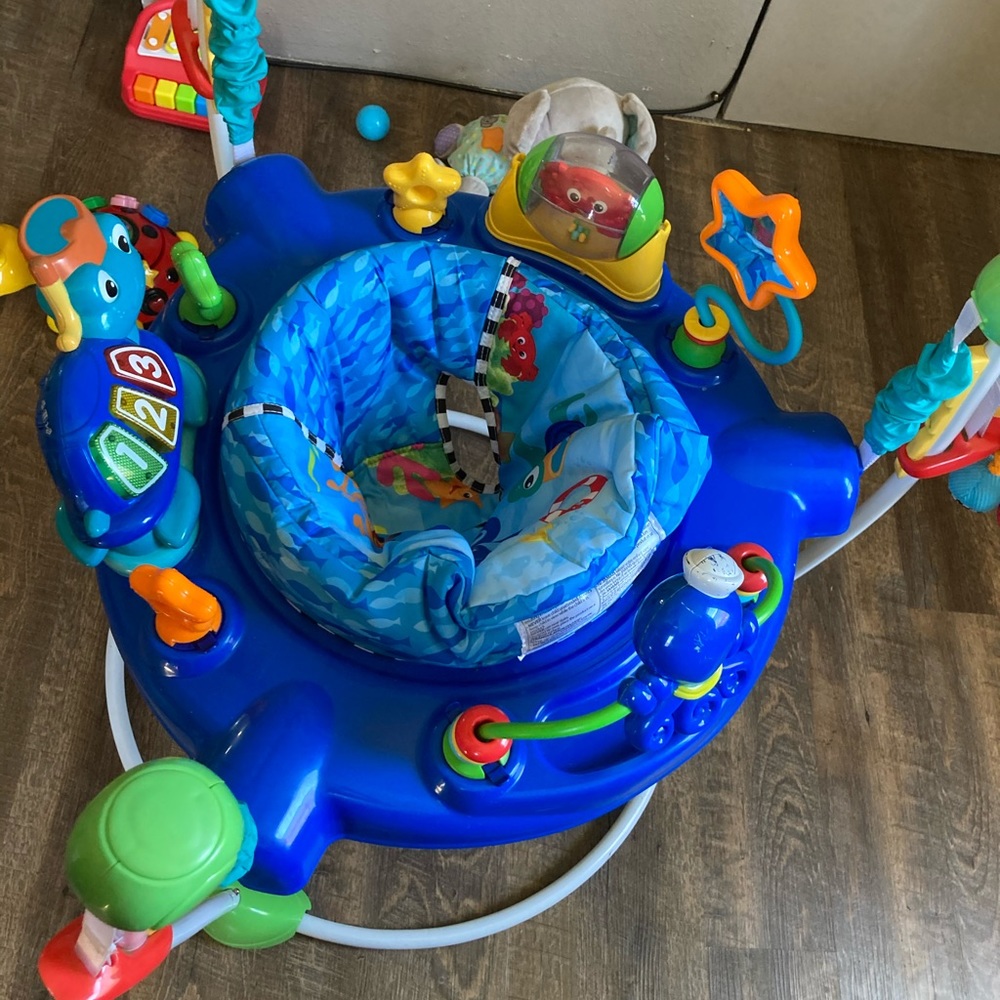 Baby bouncer